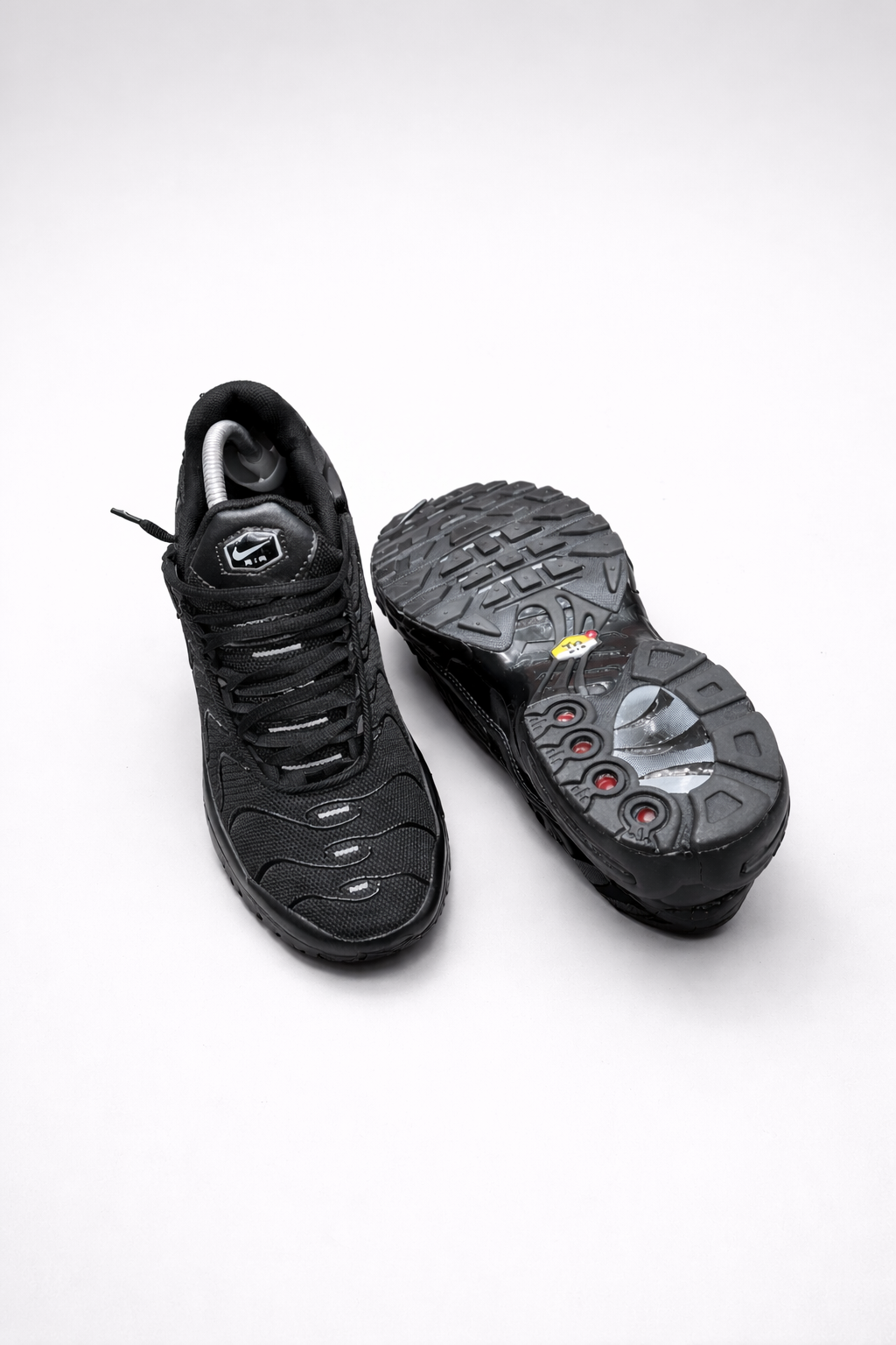 NK AIR MAX PLUS TN "TRIPLE BLACK"