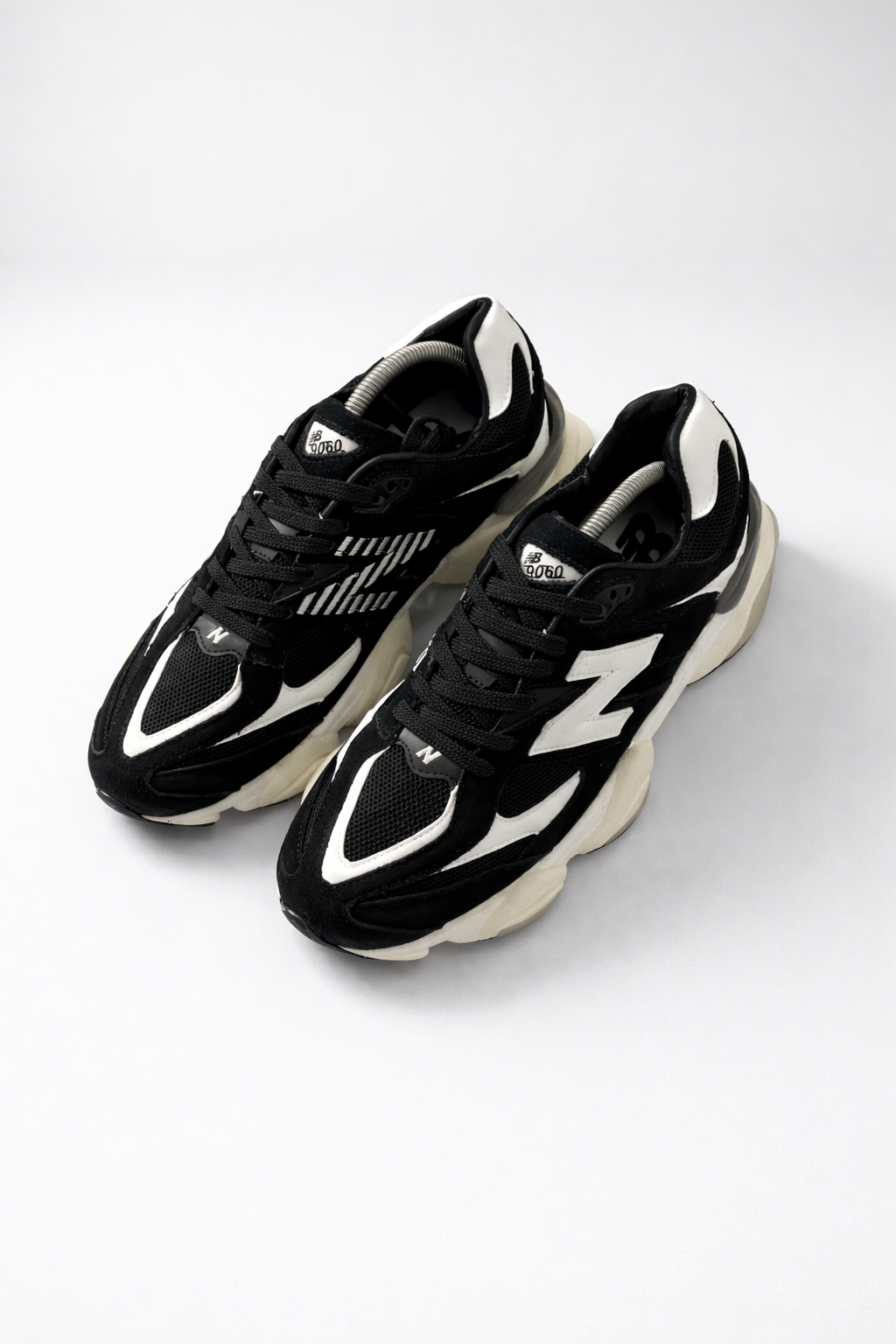 NB 9060 "Preto e branco”