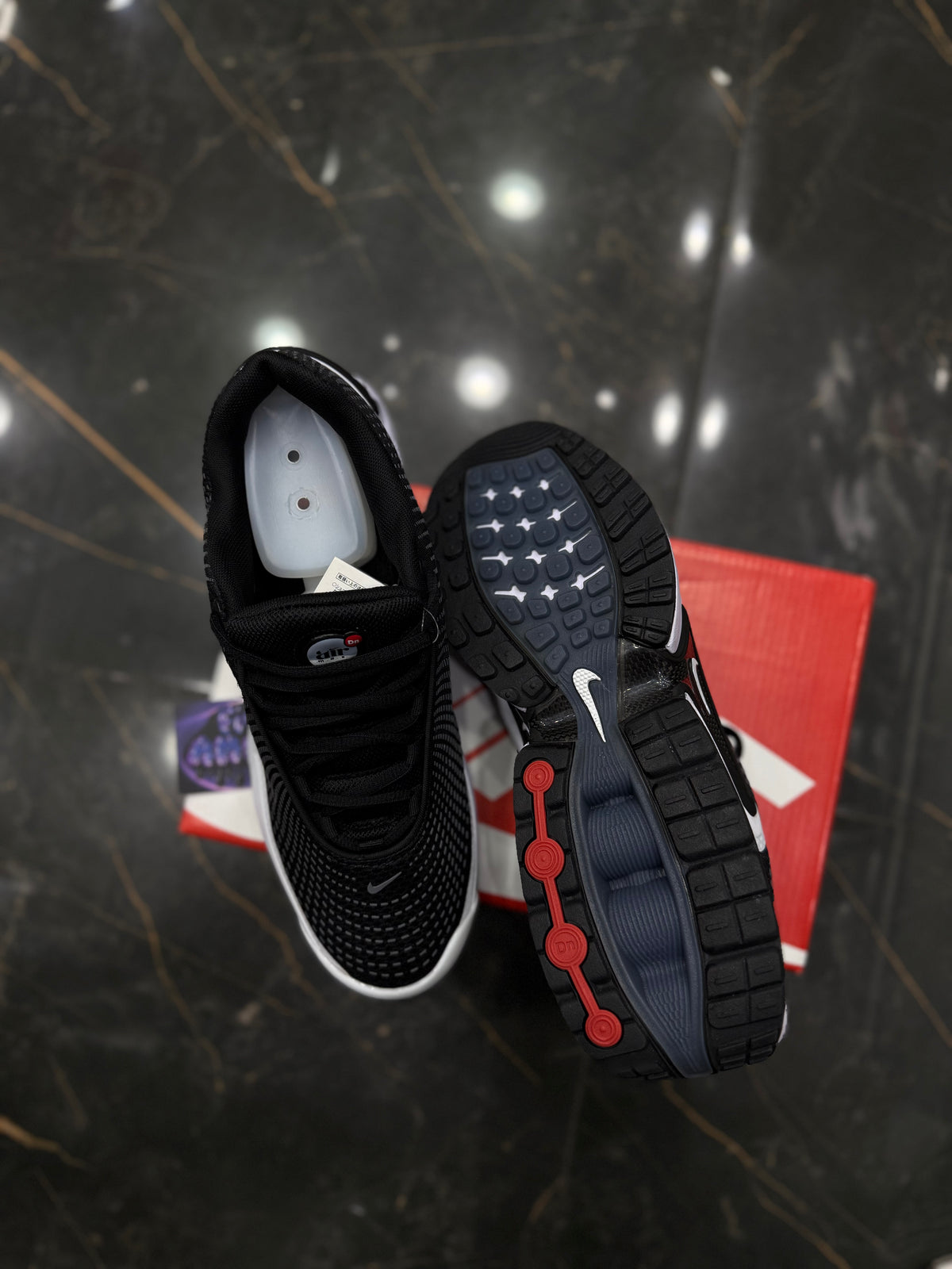 NK AIR MAX DN ''BLACK/WHITE''