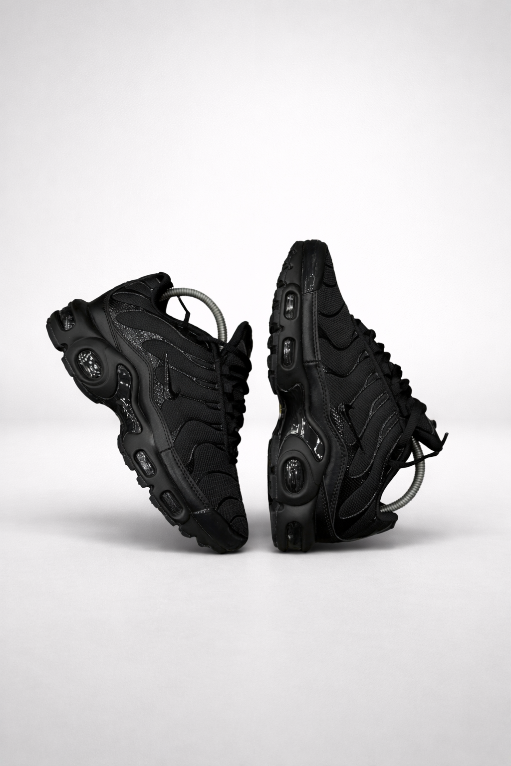 NK AIR MAX PLUS TN "TRIPLE BLACK"
