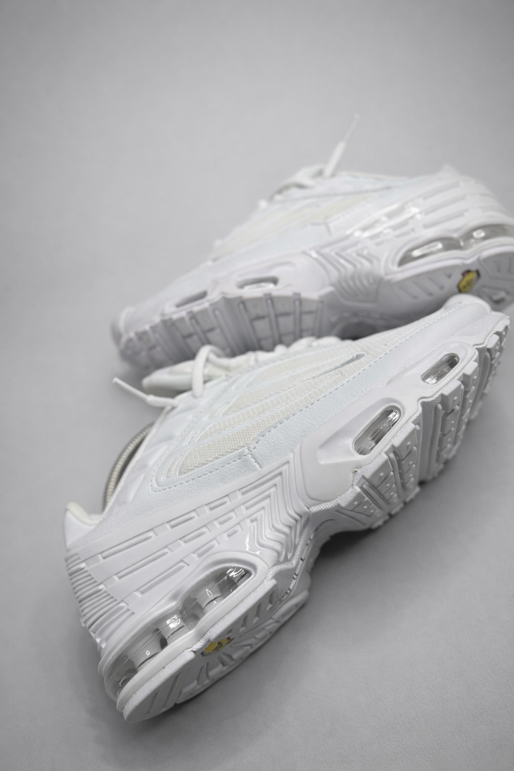 NK AIR MAX PLUS TN III ''TRIPLE WHITE''