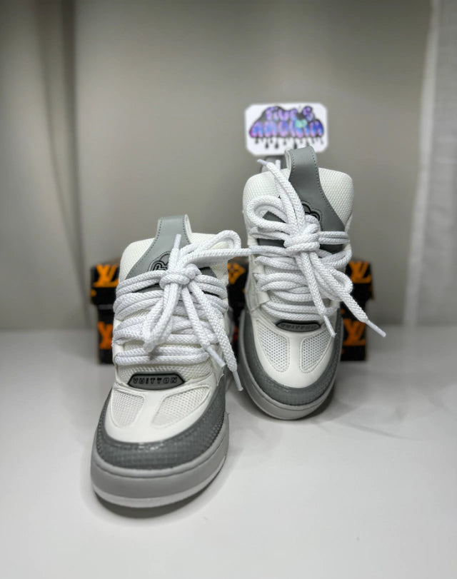 LOUIS VUITTON SKATE “CINZA/BRANCO”