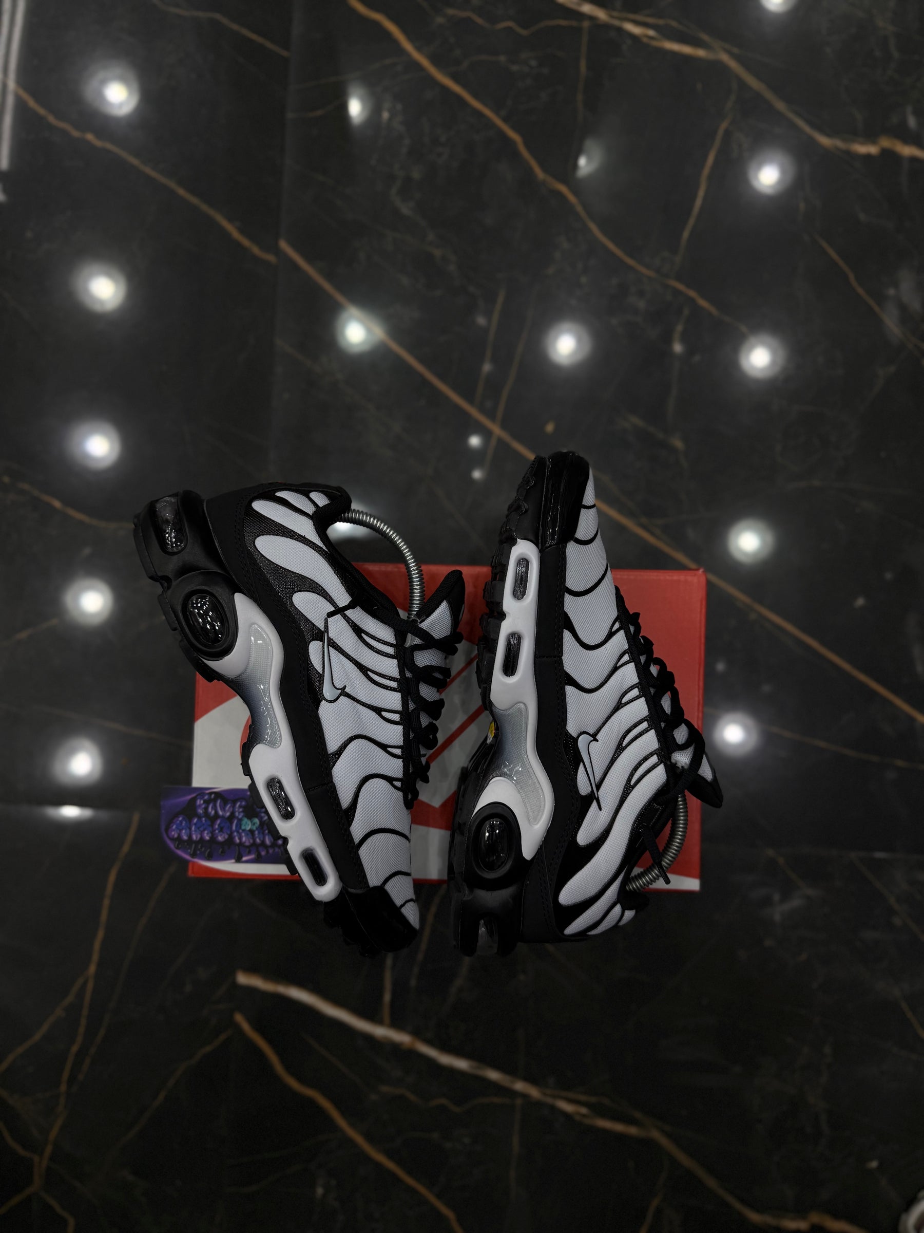 NK AIR MAX PLUS TN "OREO"