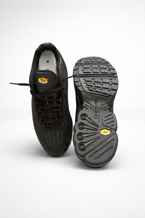 NK AIR MAX PLUS TN III "TRIPLE BLACK"