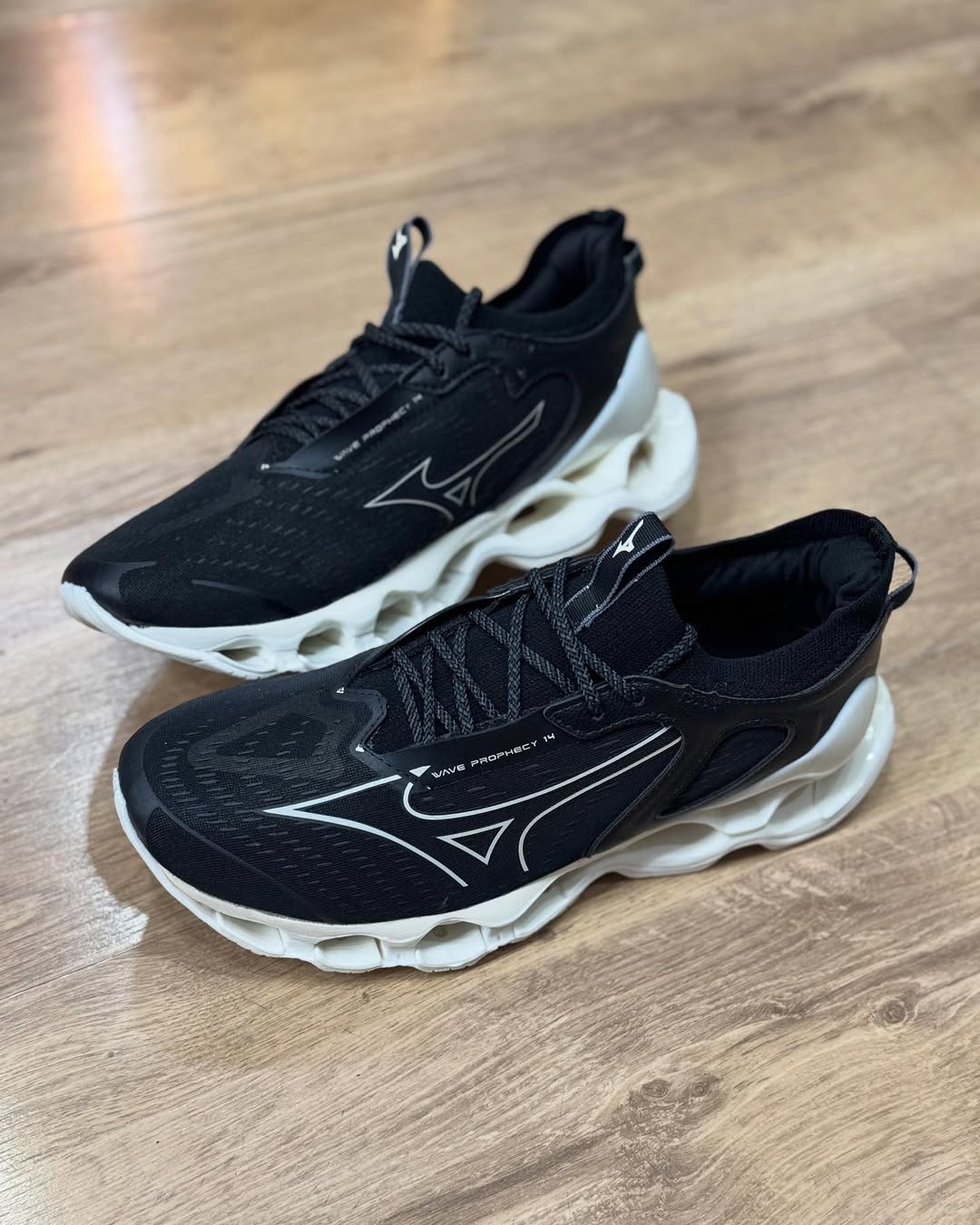 Mizuno Wave Prophecy 14 "Preto/Branco"