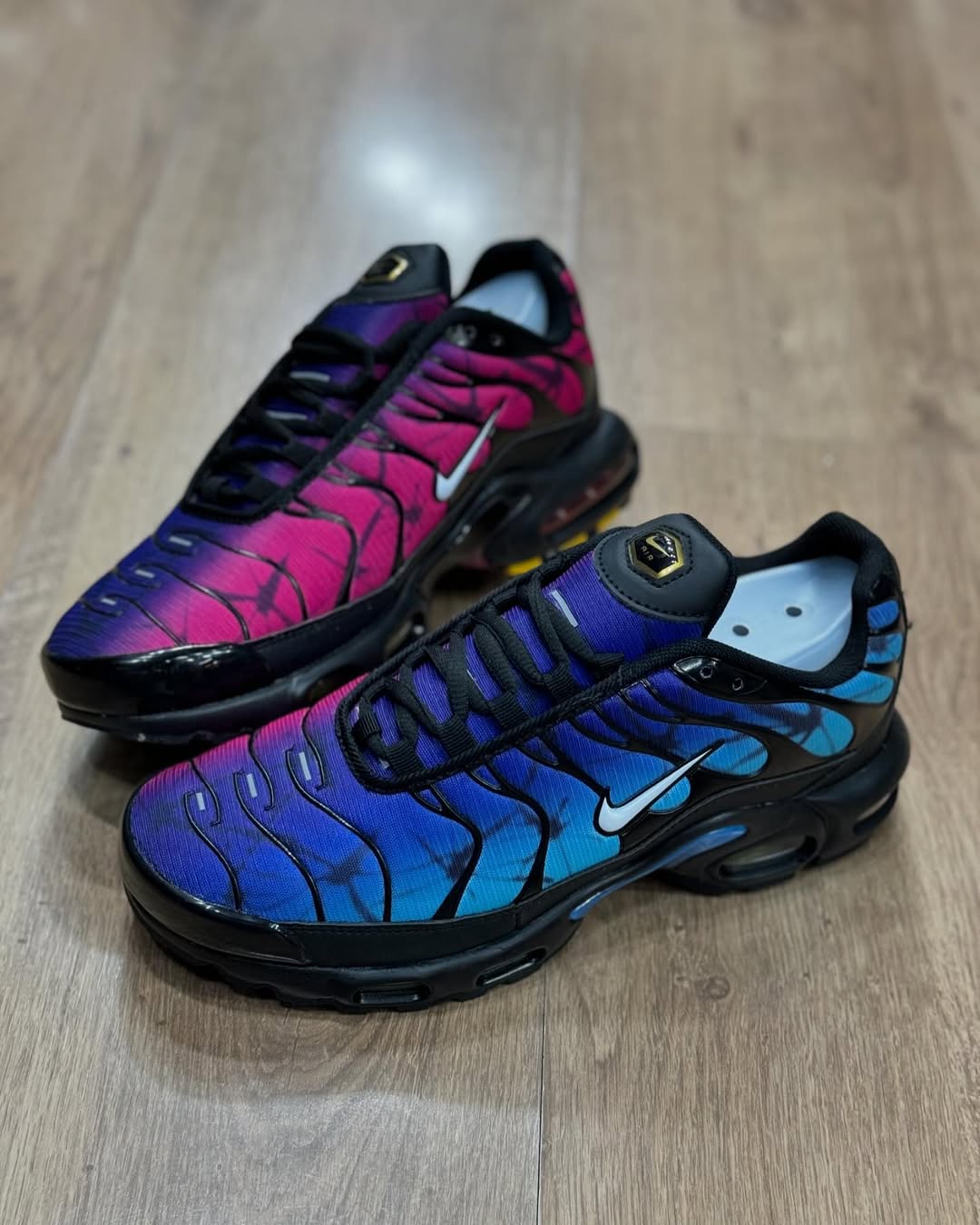 NK AIR MAX PLUS TN "25th"