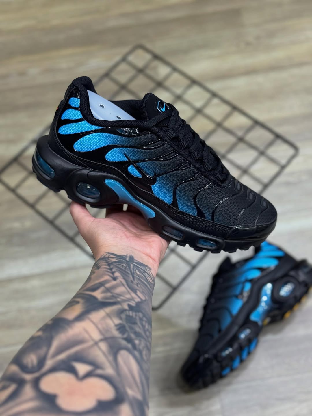 NK AIR MAX PLUS TN "BLUE FADE"