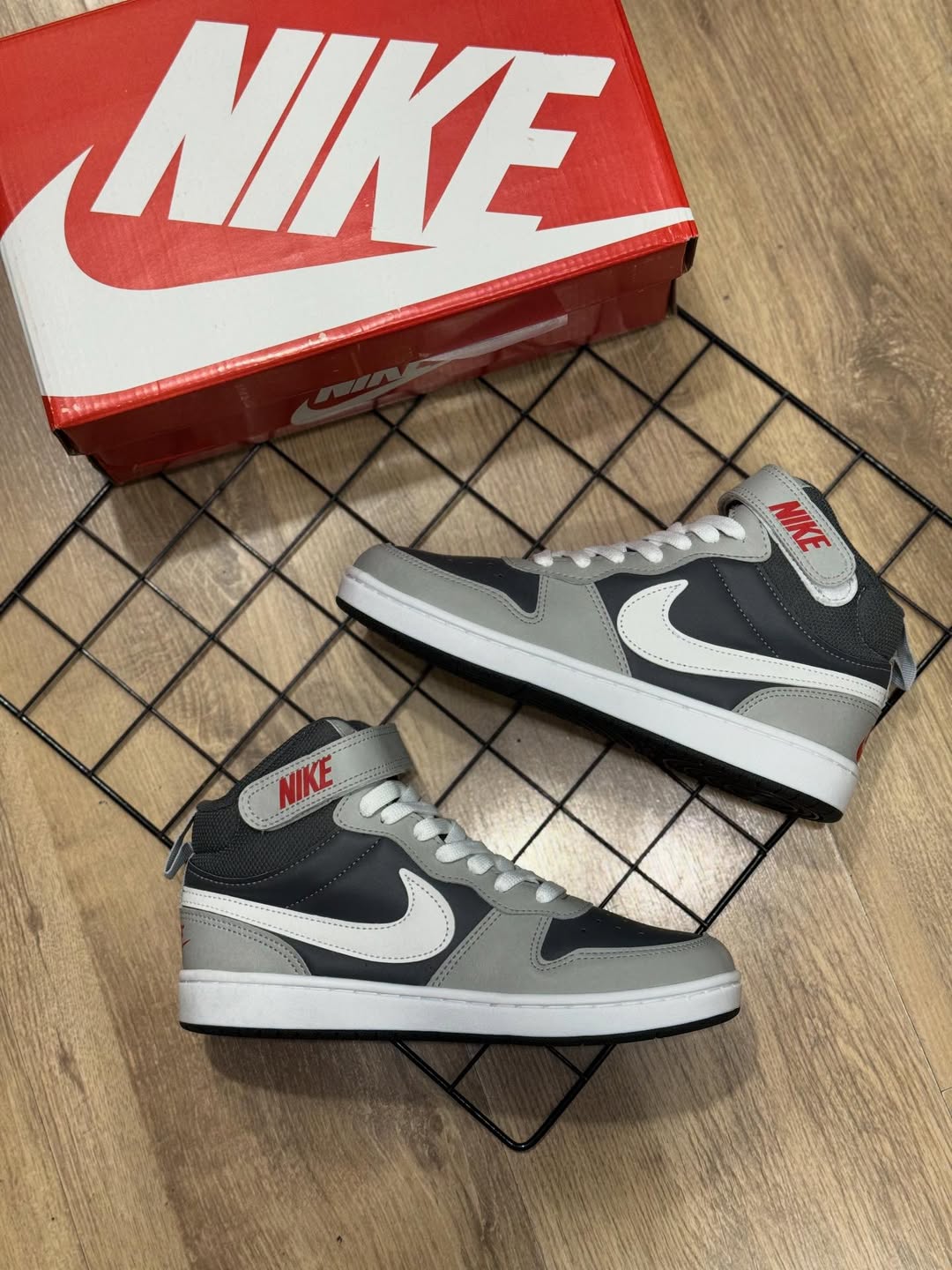 Borough Mid “Cinza/Branco"