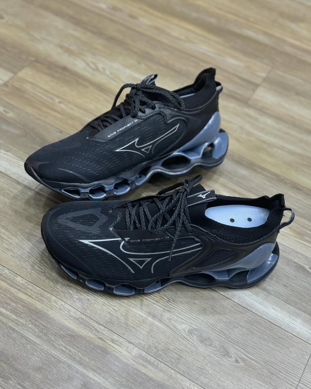 Mizuno Wave Prophecy 14 "Black/White"
