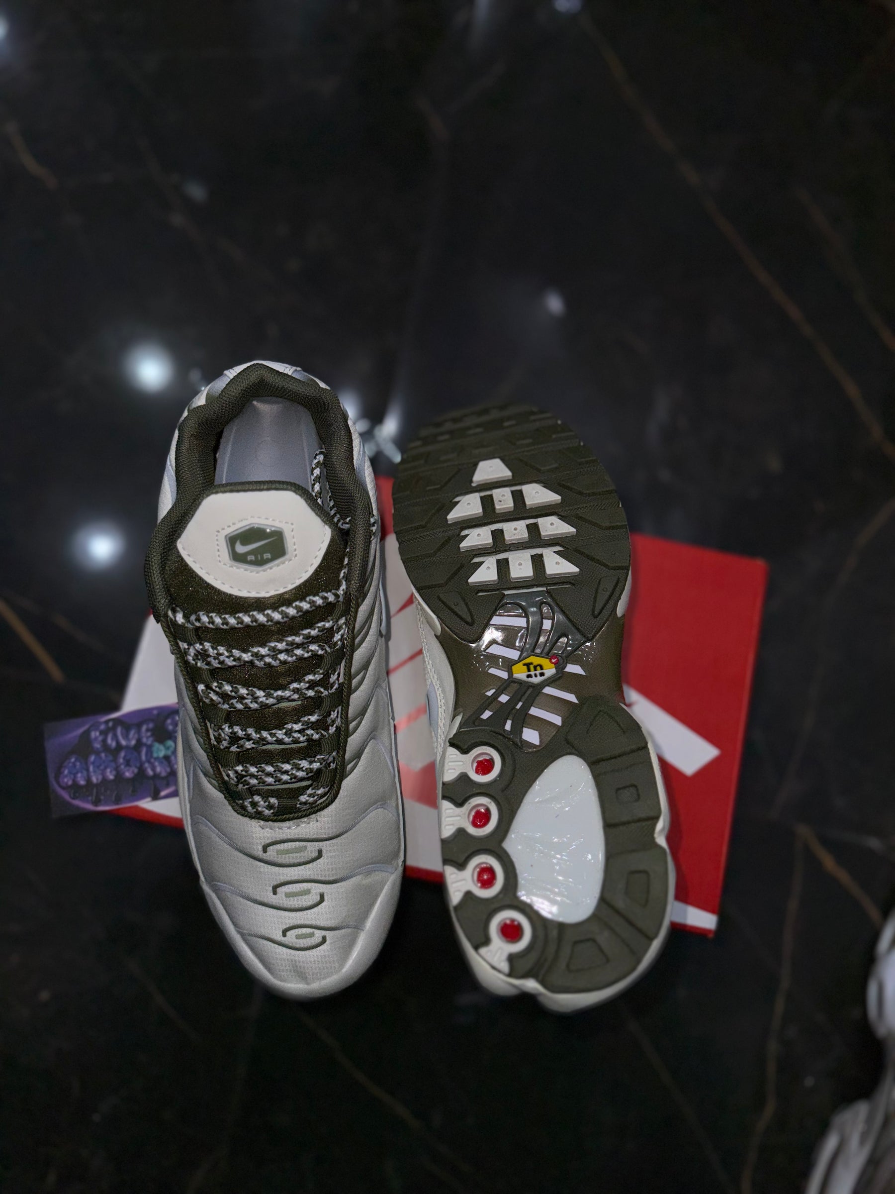 NK AIR MAX PLUS TN ''BONE OLIVE''