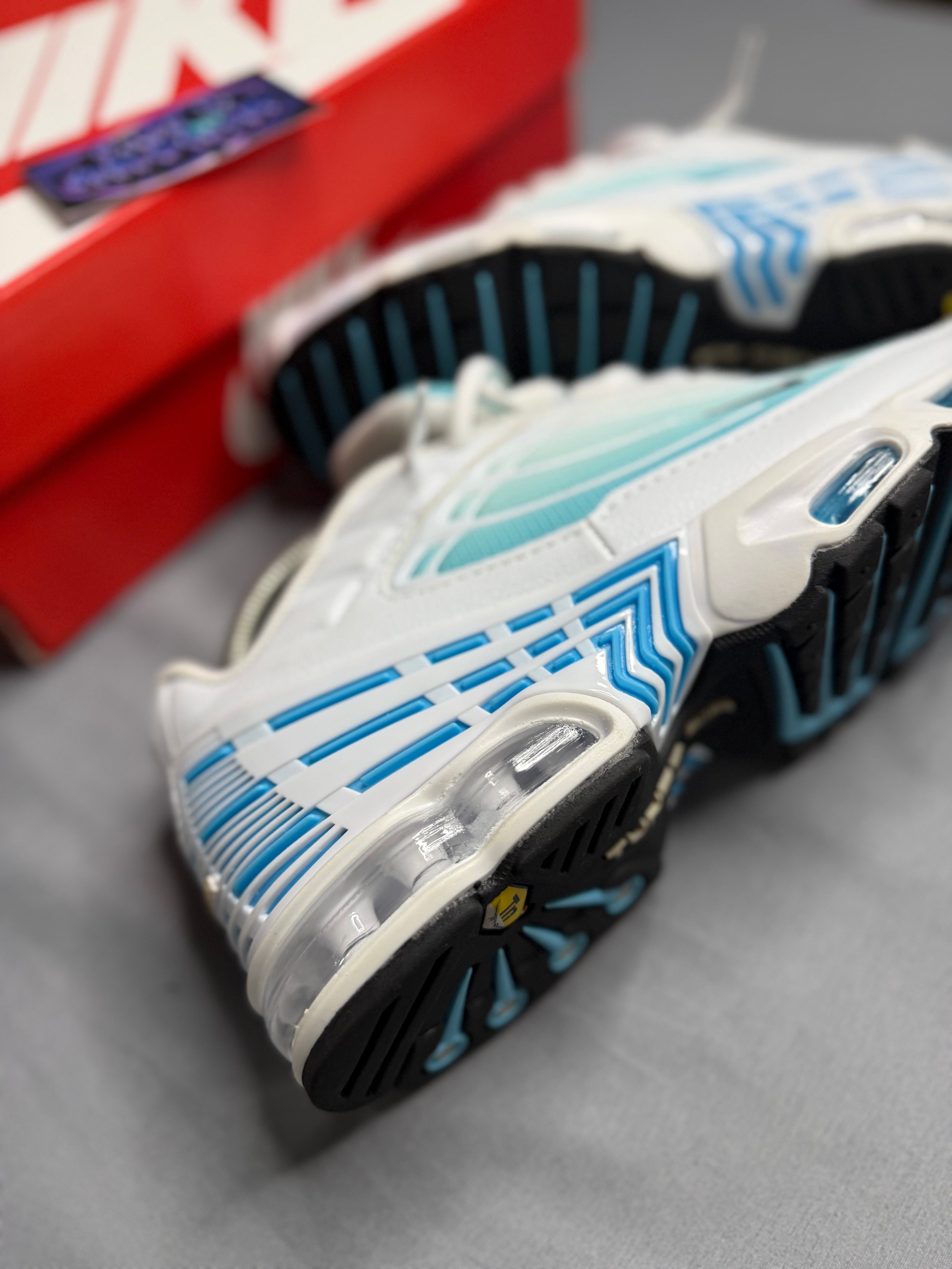 NK AIR MAX PLUS TN III ''LASER BLUE''