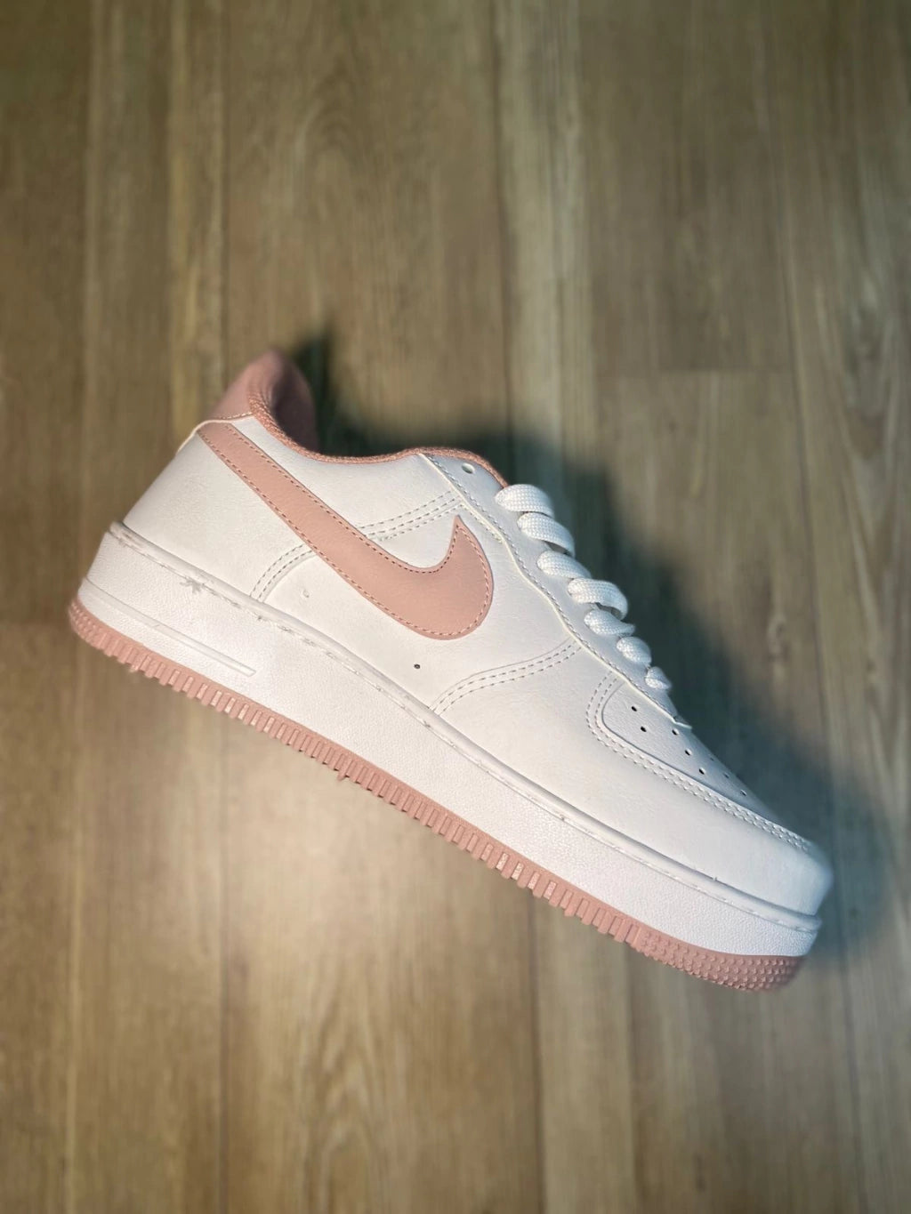 NK Air Force One “Branco/Rosa"