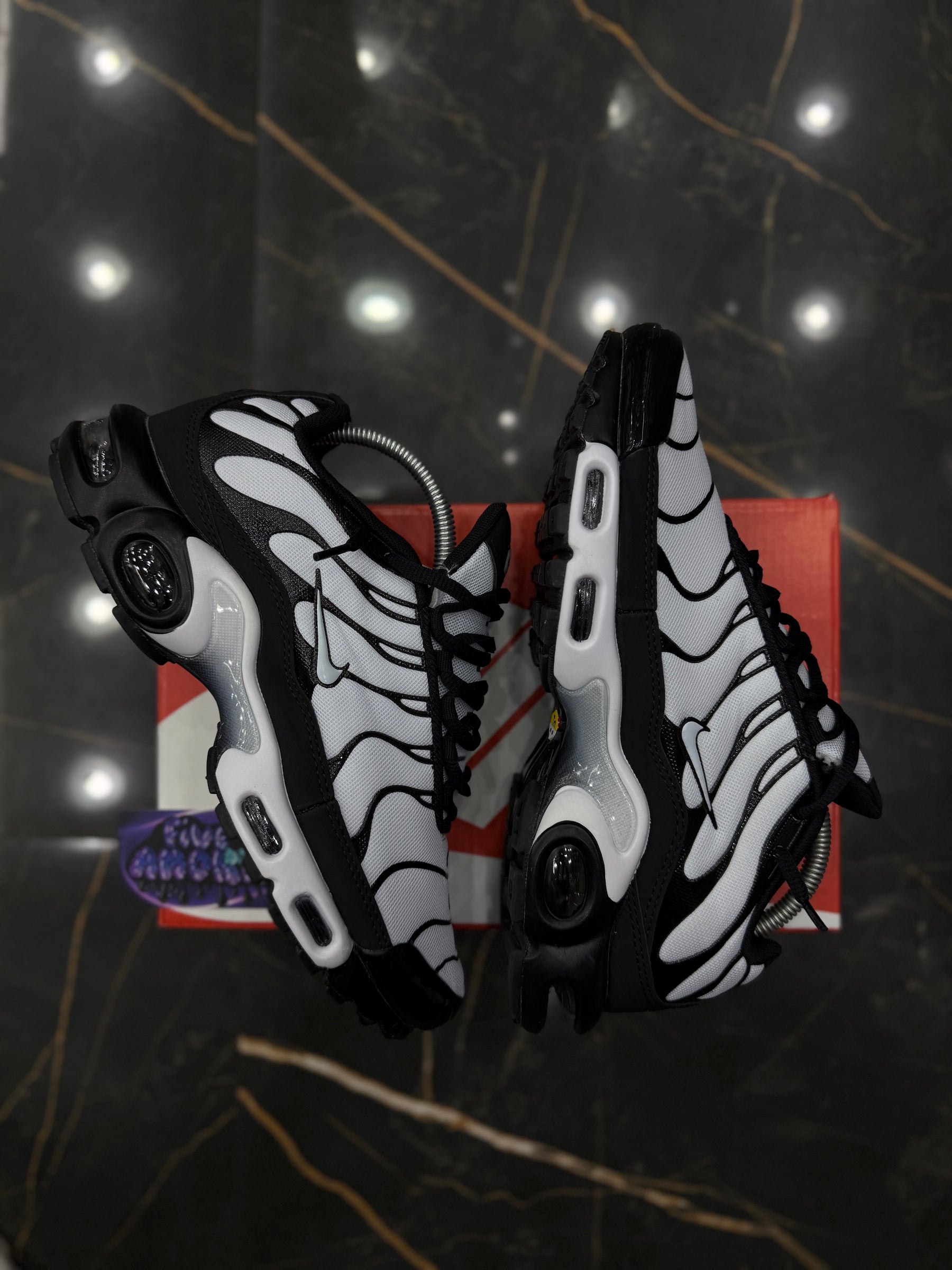 NK AIR MAX PLUS TN "OREO"