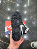 Borough Mid “Preto/Branco"