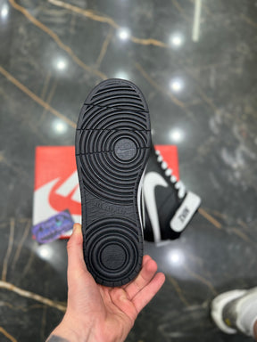 Borough Mid “Preto/Branco"