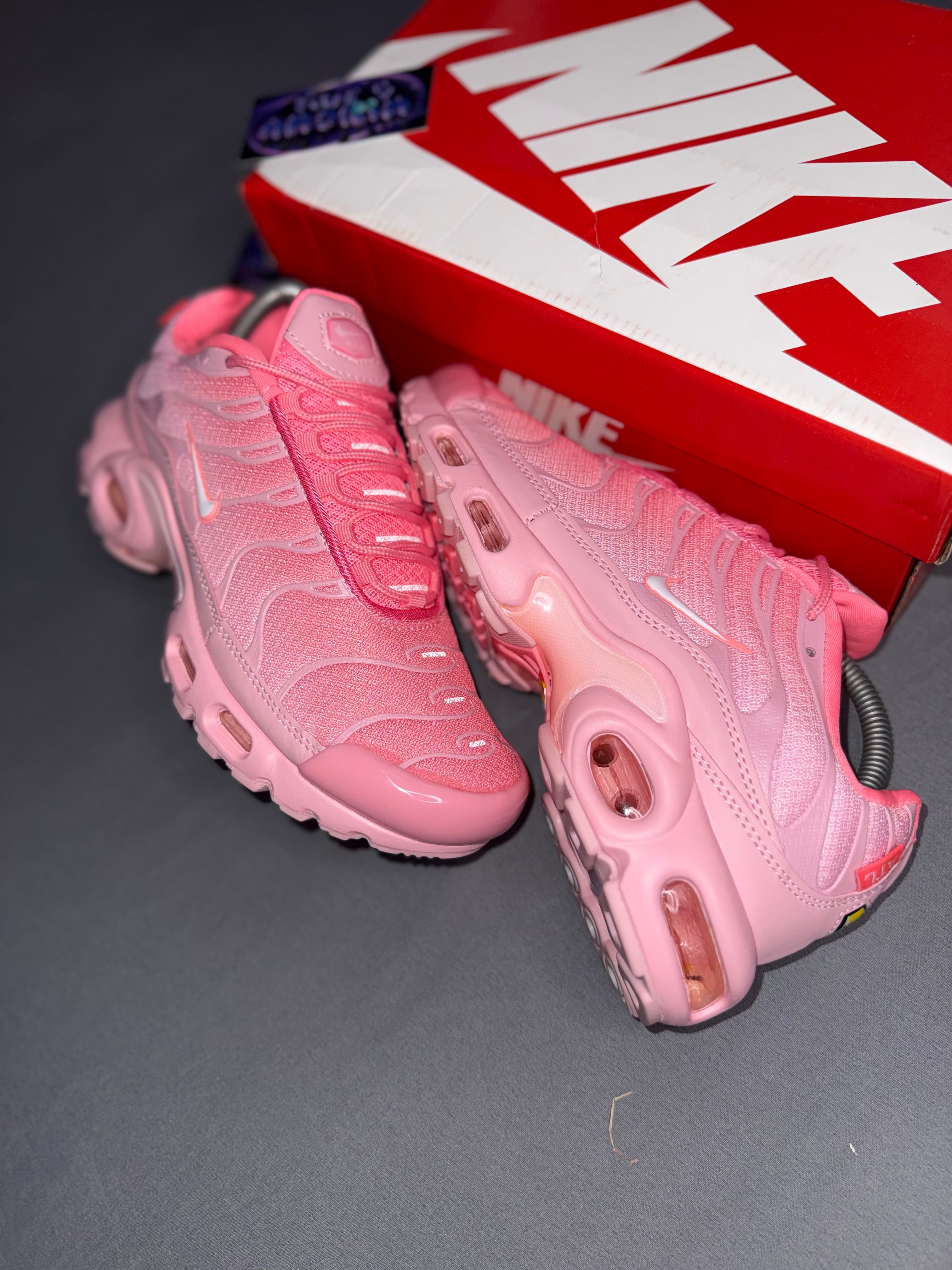 NK AIR MAX PLUS TN “ATLANTA"