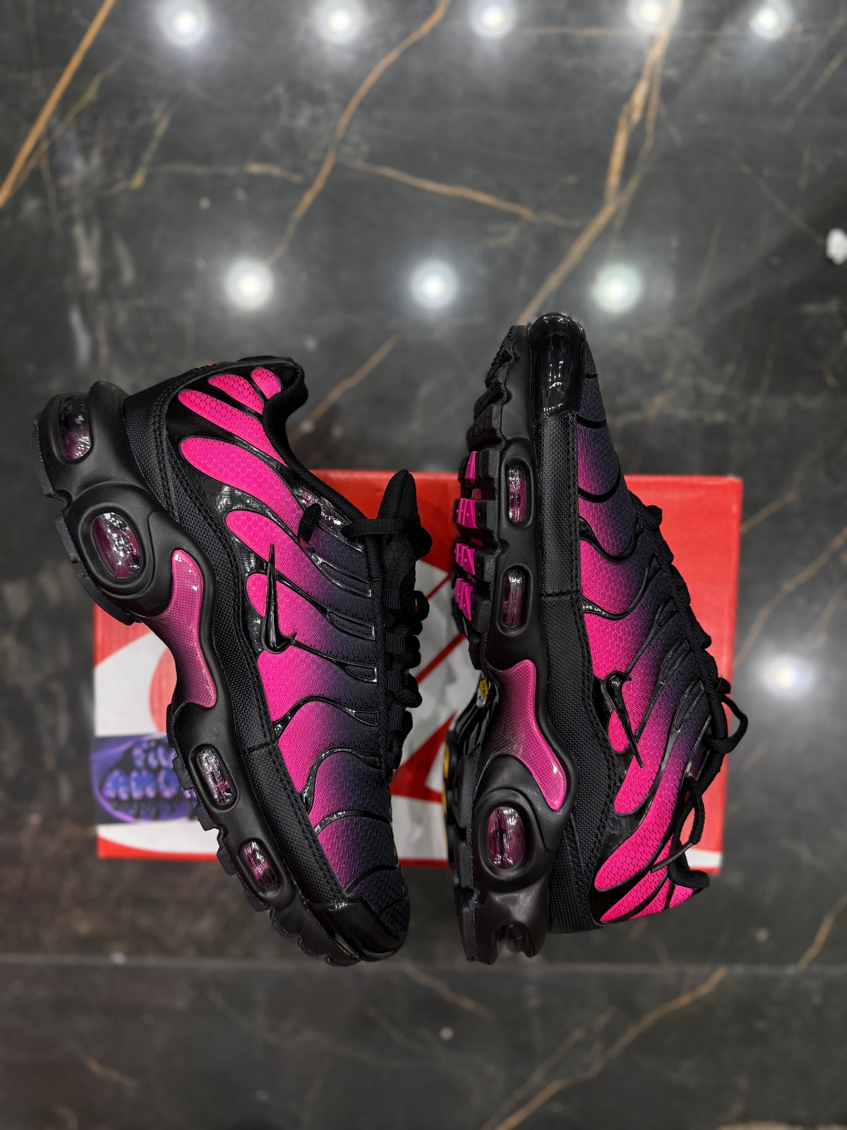 NK AIR MAX PLUS TN "HYPER PINK"