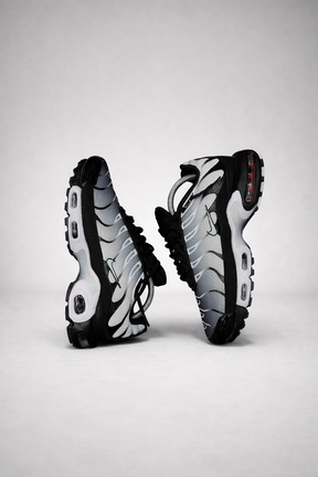 NK AIR MAX PLUS TN "BLACK METALIC"