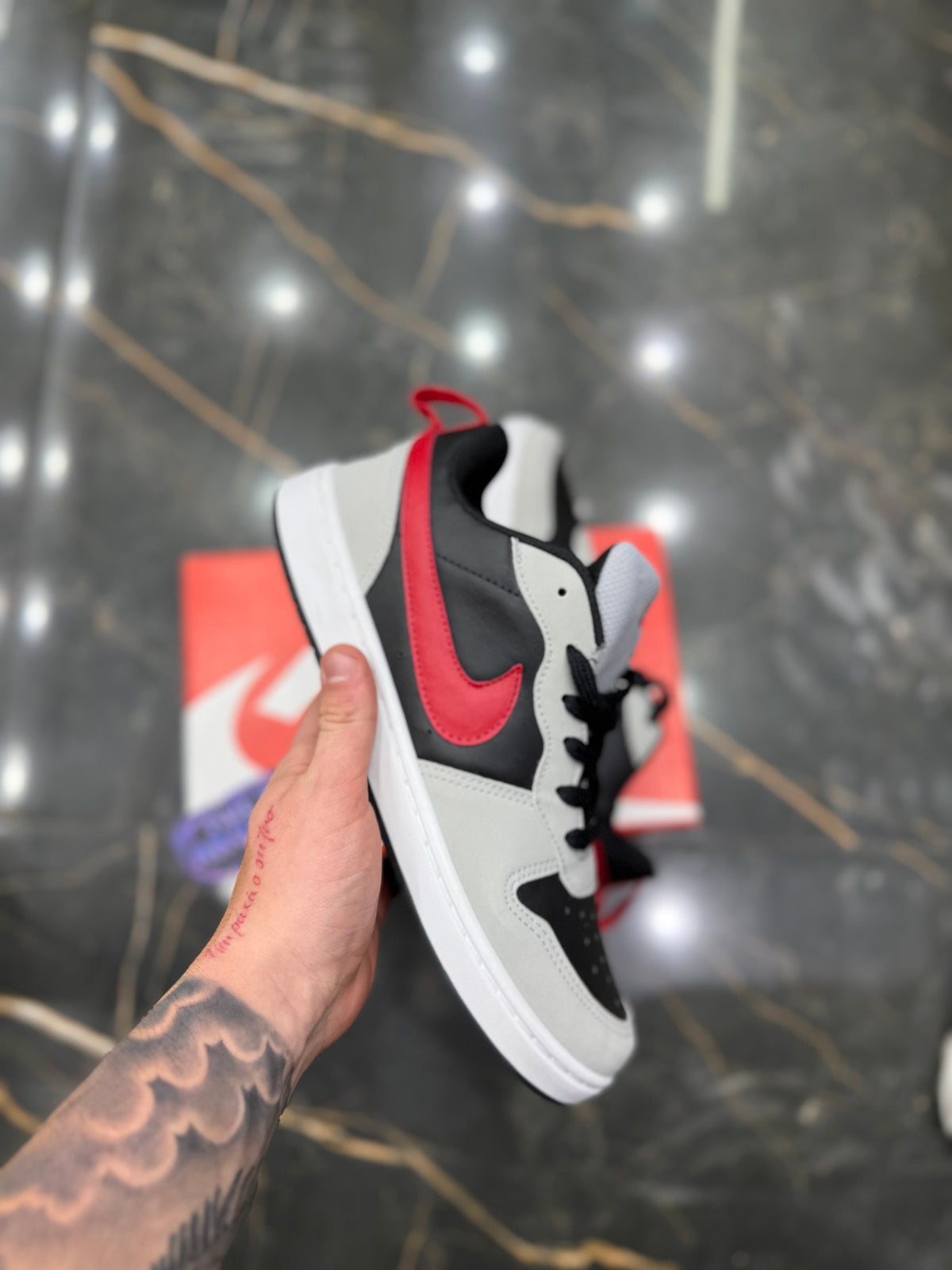 Borough Low “Vermelho/cinza”