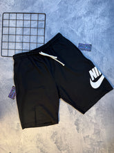 Bermuda Moletom NK Club "Preta"