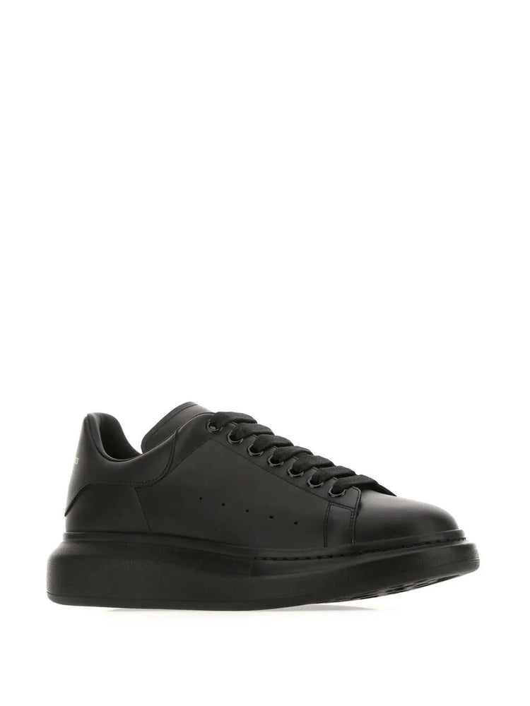 Alexander McQueen "All Black"