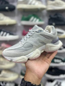 New Balance 9060 - Cinza