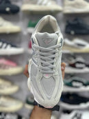 New Balance 9060 - Cinza