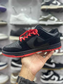 Dunk Low - Preto/Vermelho